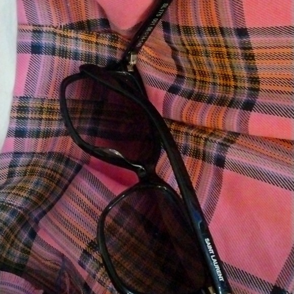 SAINT LAURENT Paris - Picture 2 of 4